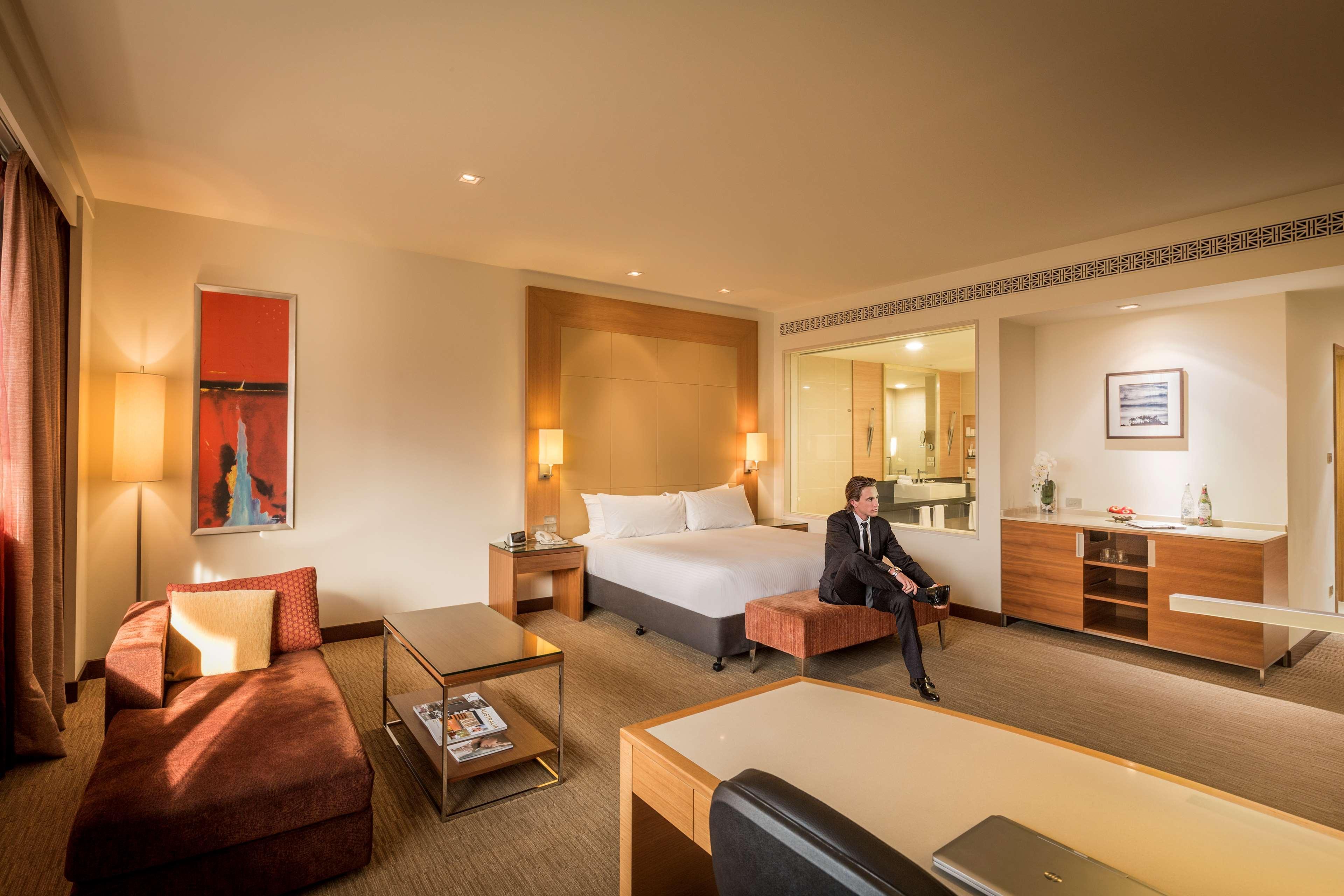 Hotel Pan Pacific Perth Extérieur photo A suite at the hotel
